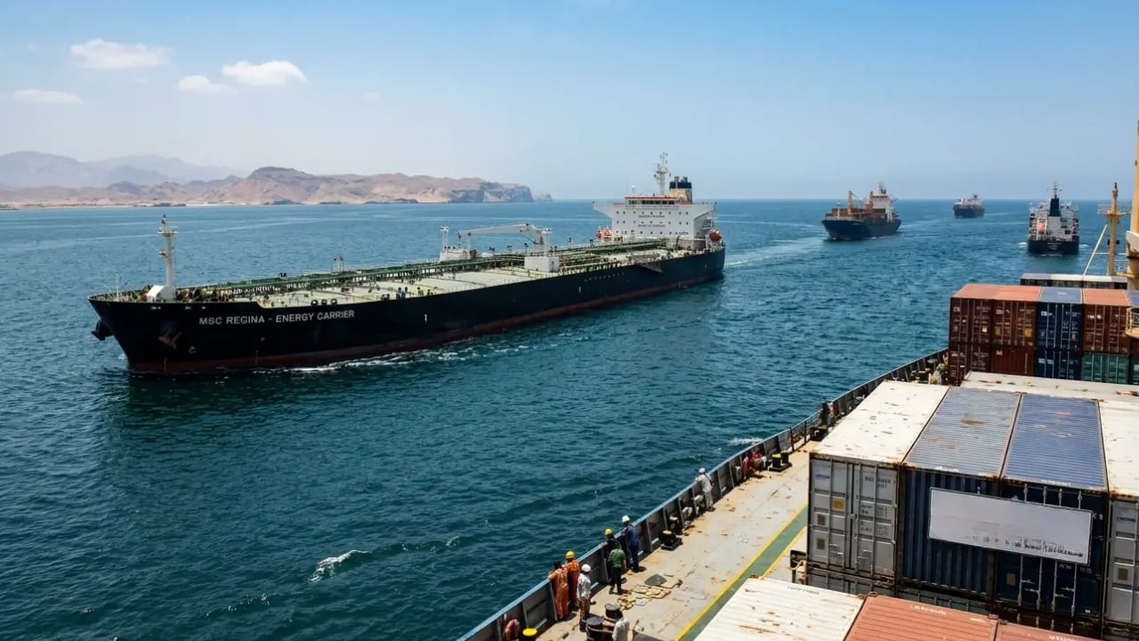 ইরানের উপসাগরীয় সব বন্দর অবরুদ্ধ করল যুক্তরাষ্ট্র